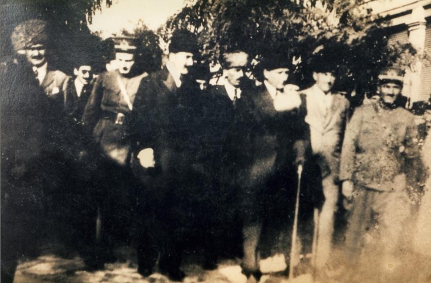 Atatürk Orduda_19 Eylül 1924_2x850.jpg